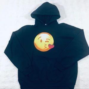 Emoji Hoodie Gildan Women’s Sz L Kiss Sweatshirt😘